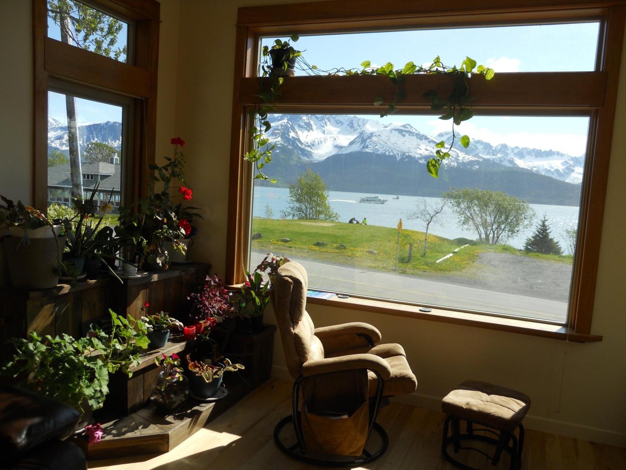 Seward Front Row Bed And Breakfast Екстериор снимка